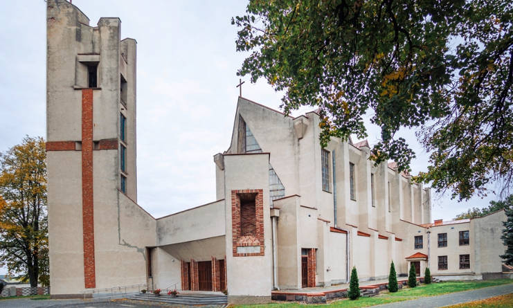 Kościół pw. św. Wojciecha w Puchałach - widok zewnętrzny