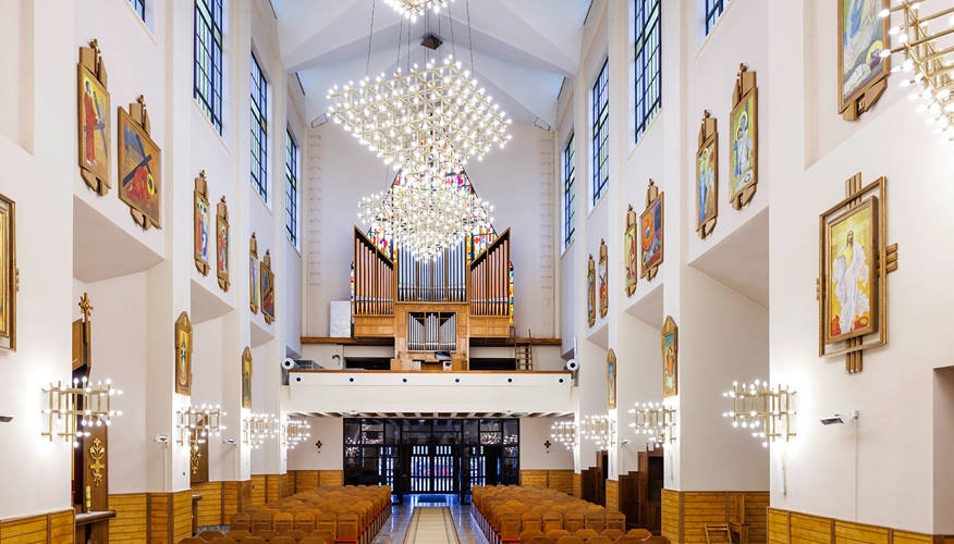 Wnętrze kościoła - widok z prezbiterium